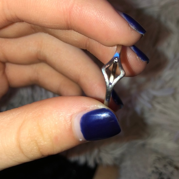 7 Rings - Picture 4 of 8